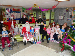 Новогоднее представление в детской областной больнице
